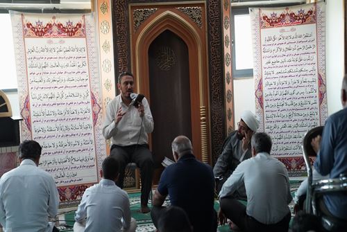 برگزاری مراسم جشن به مناسبت میلاد فرخنده حضرت محمد (ص) و حضرت امام جعفر صادق (ع) در نمازخانه مجتمع