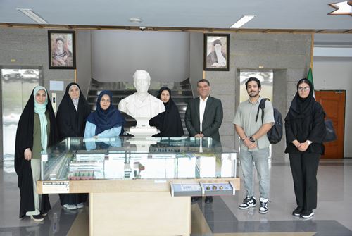 بازدید دانشجویان دانشکده فناوری های نوین دانشگاه شهید بهشتی  از مجتمع تولیدی تحقیقاتی